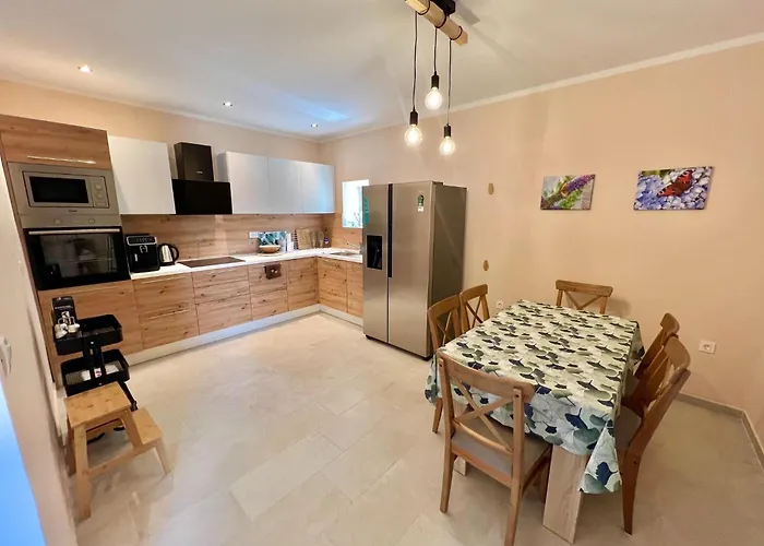 In Croatia Near The Adriatic Coast Дом отдыха *